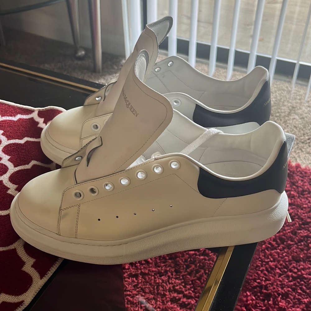 This luxury sneaker must go ,offer available
